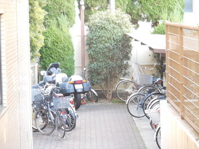 Other common areas. Bicycle-parking space.