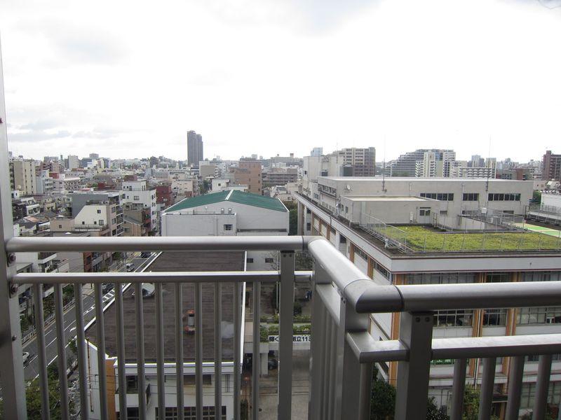 View photos from the dwelling unit. 9th floor of because it is a good view