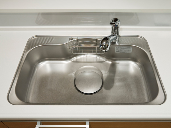 Kitchen.  [Quiet wide sink] The kitchen sink has adopted the sink effortlessly washable large size is also a big wok in the silent type.