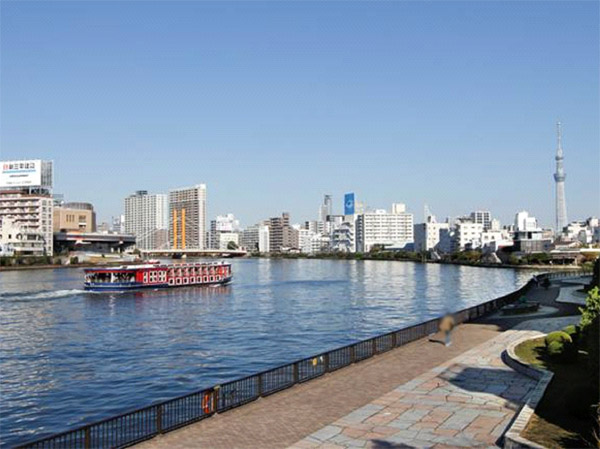 Surrounding environment. Walking along the river, Beauty of the Sumida River that did not know until now, You may be able to meet in the old vestiges. Guests can enjoy a jog or walk on holiday, It has become a recreation area that connects the people and waterside. (Sumida River Terrace / About 180m, A 3-minute walk)
