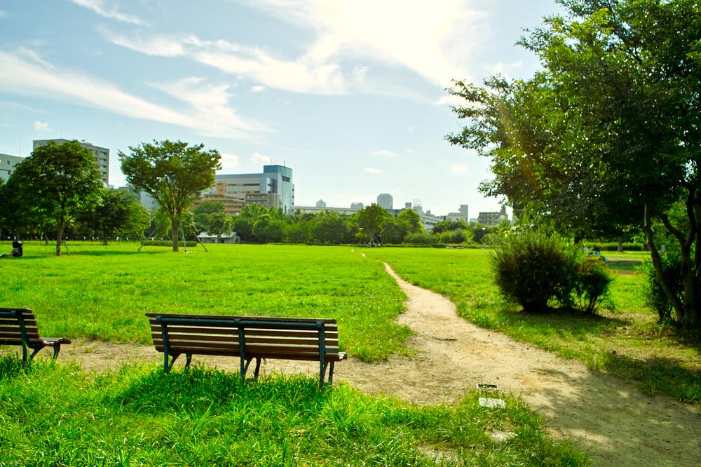 park. Vast grounds and rich walk about 7 minutes green extends to "Kiba park". It seems possible to refresh the mood.