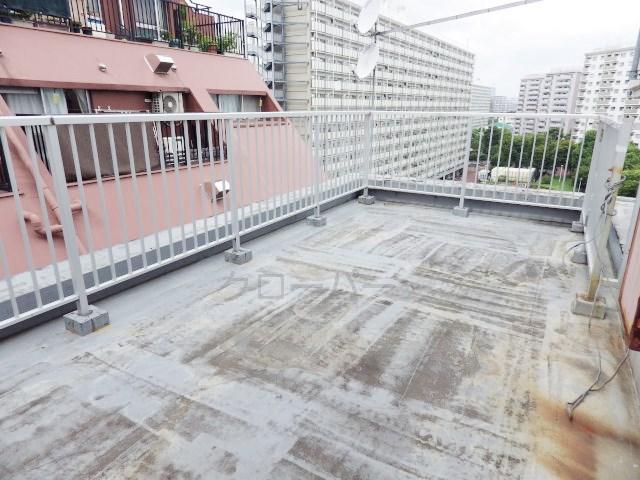 View photos from the dwelling unit. roof balcony