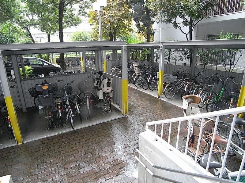 Other local. Bicycle-parking space