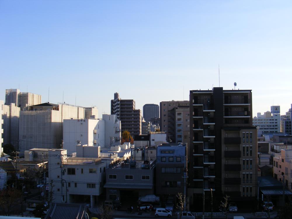 View photos from the dwelling unit. View from the site (November 2013) Shooting