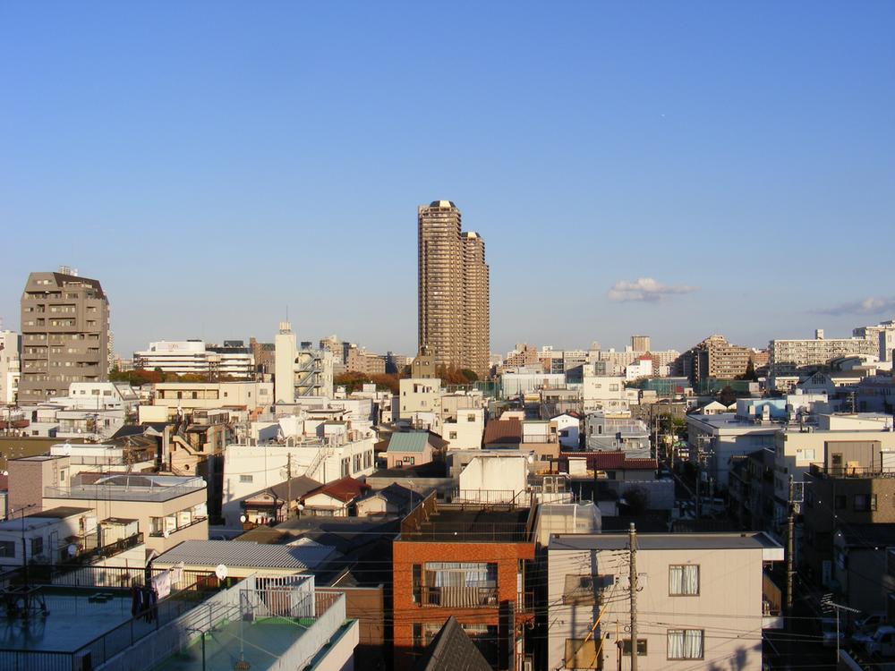 View photos from the dwelling unit. View from the site (November 2013) Shooting