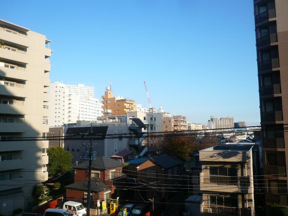 View photos from the dwelling unit. View from the site (December 2013) Shooting