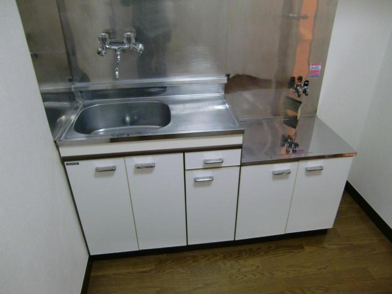 Kitchen. Gas stove installation Allowed