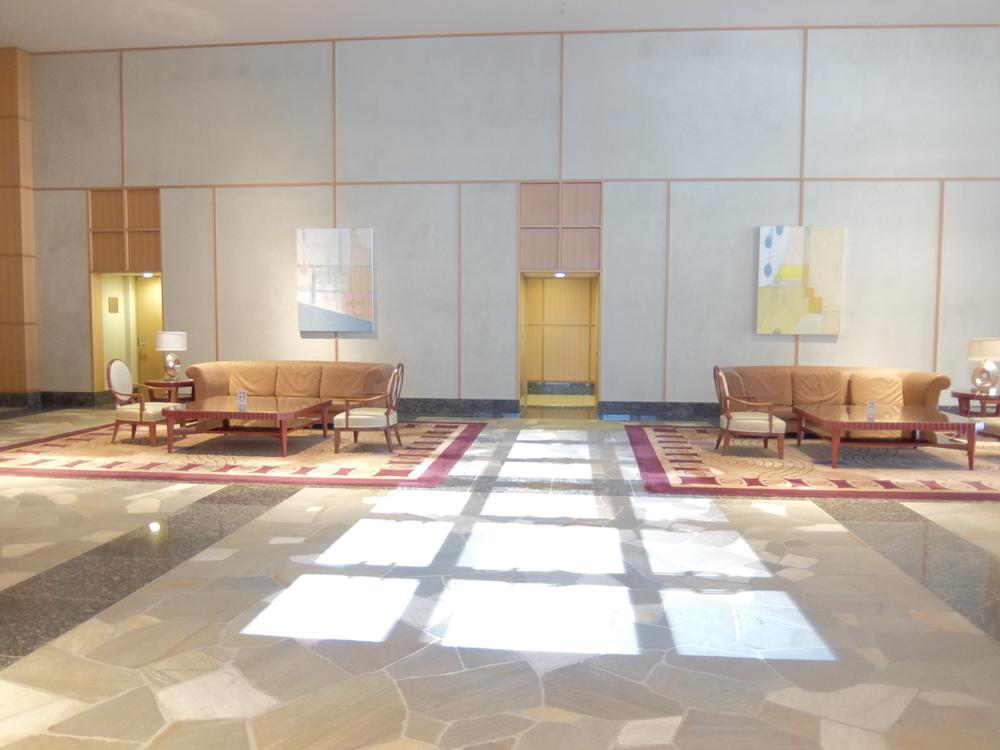 lobby. Entrance lobby is, Adopt a calm design the image of a luxury hotel. Entrance Lounge, Available, such as in meetings.