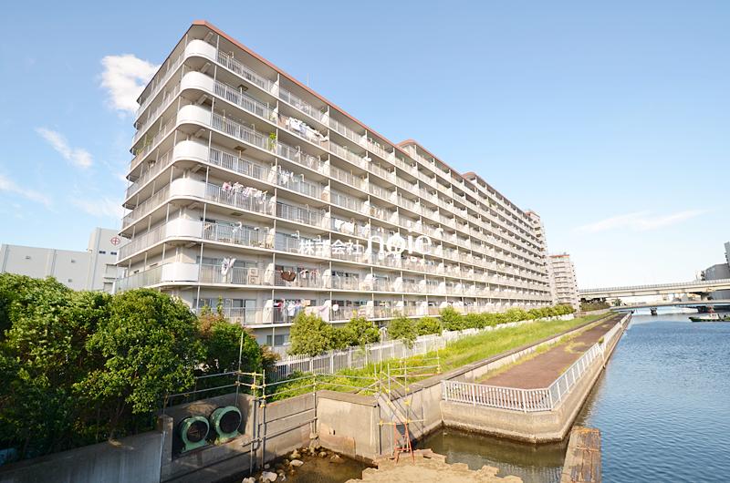 Local appearance photo. After-sales service with a guaranteed fit renovation ~  ◆ New quake-resistance standards of the peace of mind!  ◆ Overlooking the canal Shiomi!  ◆ View ・ Sunshine ・ Ventilation good!  ~ In fact, please check ~