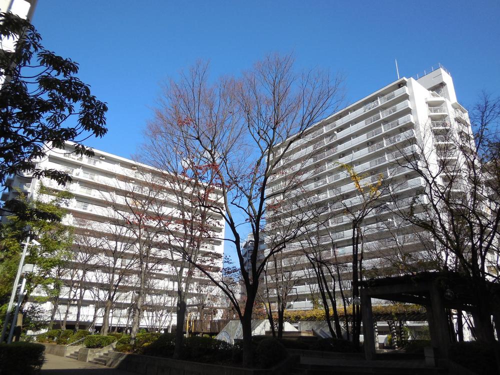 Local appearance photo.  ※ Family Town subdivision in other Building appearance (December 2013 shooting)
