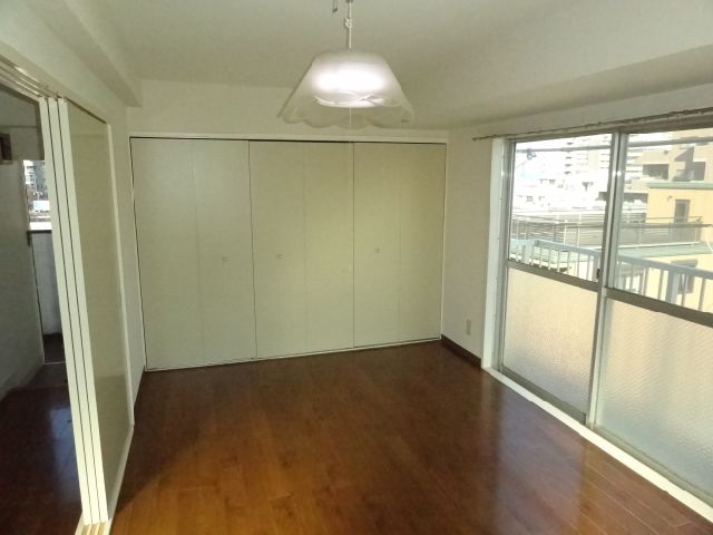 Living and room. 7.5 is a tatami spacious room