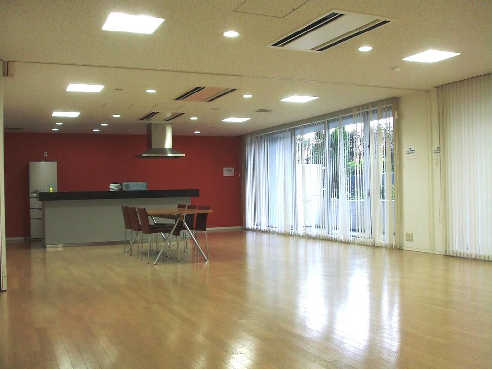Other common areas.  ■ Is a party room. The kitchen has been the hotel's, It can be used as a community space. Use fee is 200 yen per hour.