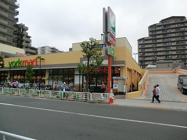 Supermarket. York Mart until Higashisuna shop 666m