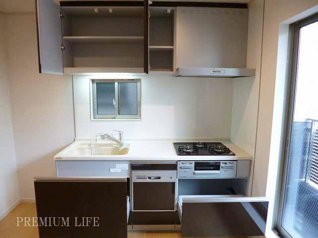 Kitchen.  [kitchen] Storage rich system Kitchen. Dishwasher ・ It is with a water purifier. 