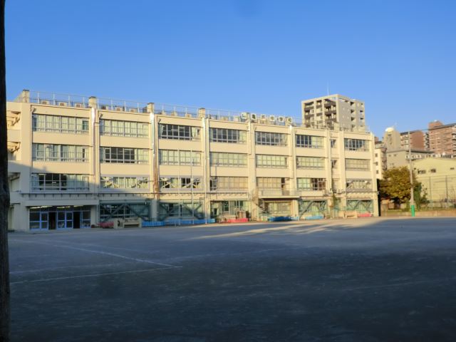 Junior high school. Municipal Kameido 580m up to junior high school (junior high school)
