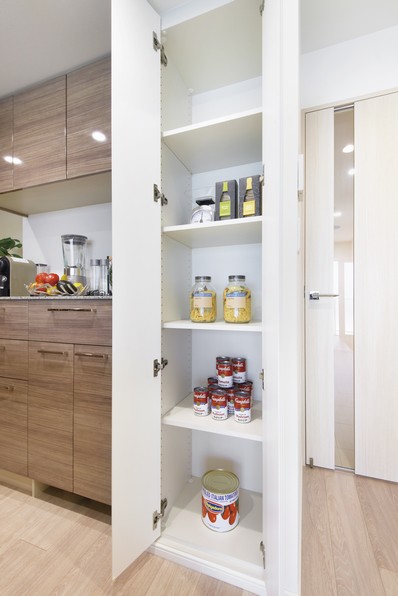  [pantry] Convenient storage of food in stock up. It will also come in handy in the yard, such as water for stockpile