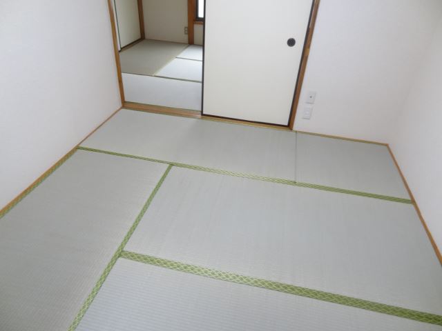 Living and room. 4.5 Pledge of Japanese-style room