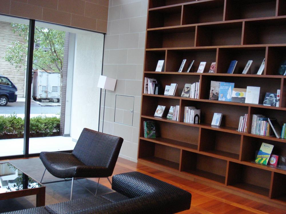 Other common areas.  ■ First floor Library lounge