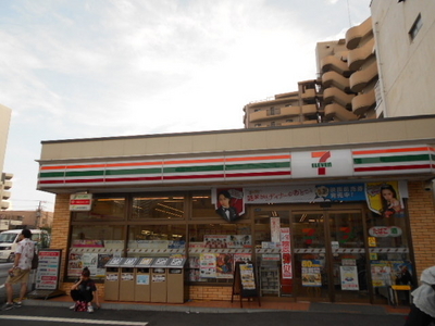 Convenience store. Seven-Eleven Koto Kameido 2-chome up (convenience store) 364m