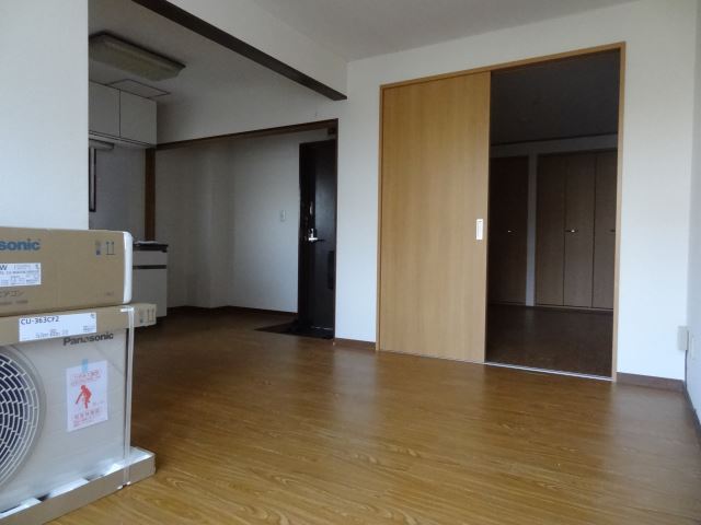 Living and room. 10 is the Pledge living dining kitchen.