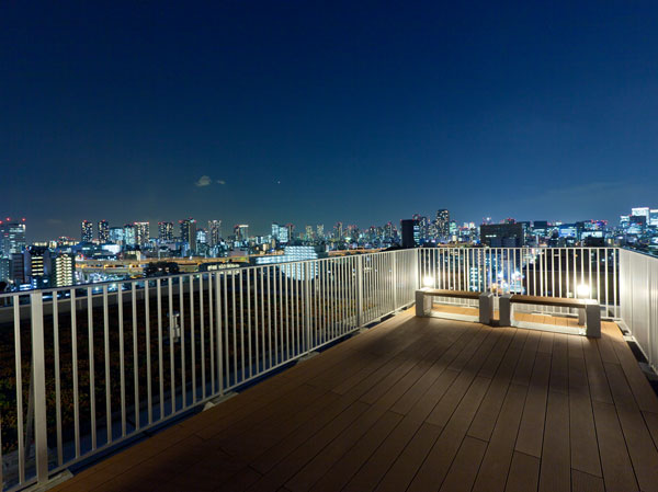 Shared facilities.  [Airy shared space "Sky Deck"] The rooftop, Established the "Sky Deck" the sky is felt in the vicinity. In this place, Tokyo Sky Tree Ya, You can look at the summer of fireworks.  ※ Is there is a limit to the use of "Sky Deck". For more information, Please contact the person in charge. (Sky Deck photo  ※ 2013 November shooting)
