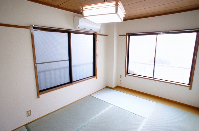 Living and room. 1st floor Japanese-style room