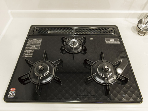 Kitchen.  [Glass top 3-burner stove] It has adopted the easy-to-use glass top 3 burner stove that combines the functionality and design. To clean, It is just a simple wipe quickly.