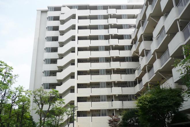 Local appearance photo. It is a good apartment of management state