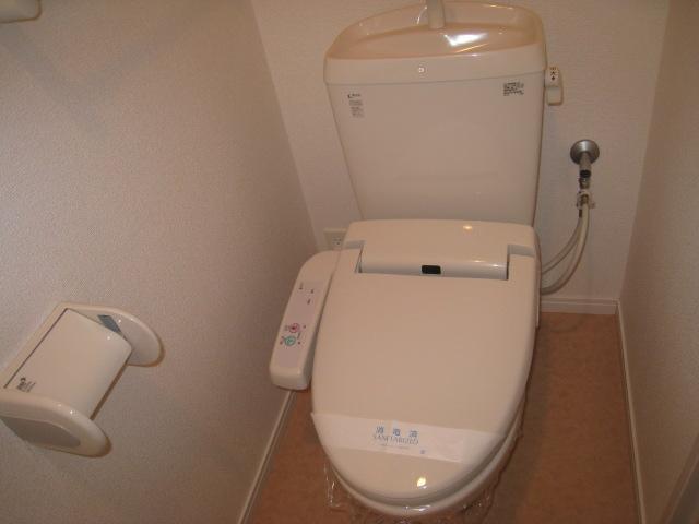 Toilet. Bidet