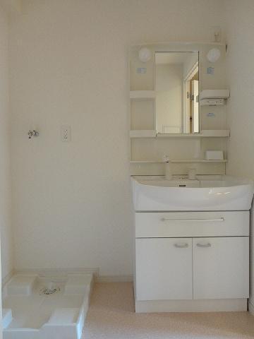 Washroom. Dressing room (shampoo dresser)