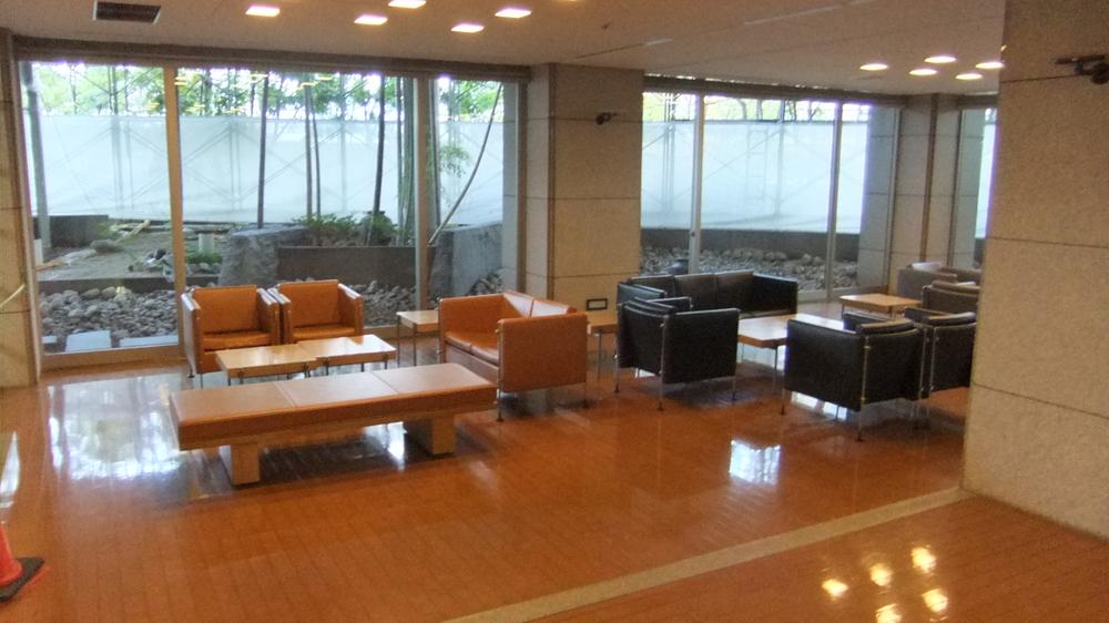 lobby. «Common areas»  ☆ Comfortable apartment life ☆ There is a reception set to entrance lobby, Other apartment facilities (guest room ・ Kids Room ・ Fitness room ・ AV Room, etc.) are also available.