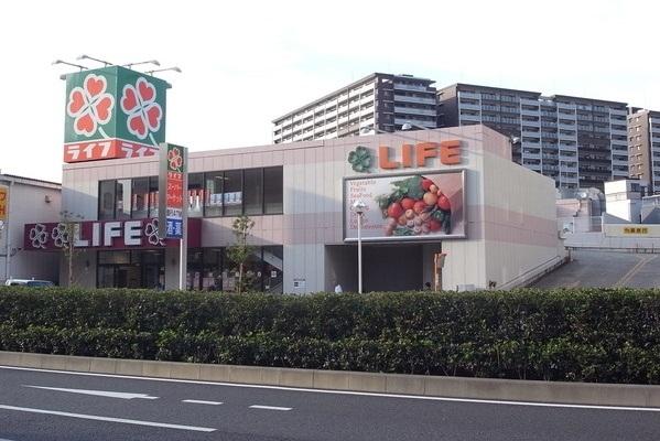 Supermarket. Until Life Kameido shop 177m