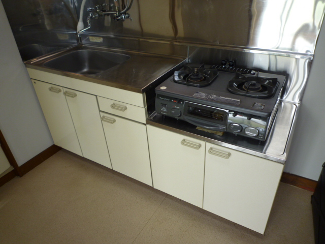 Kitchen. Gas stove installation Allowed