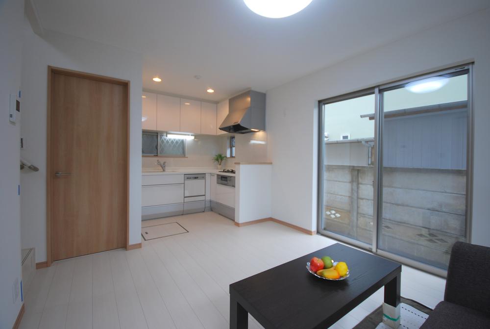 Living. Local Photos