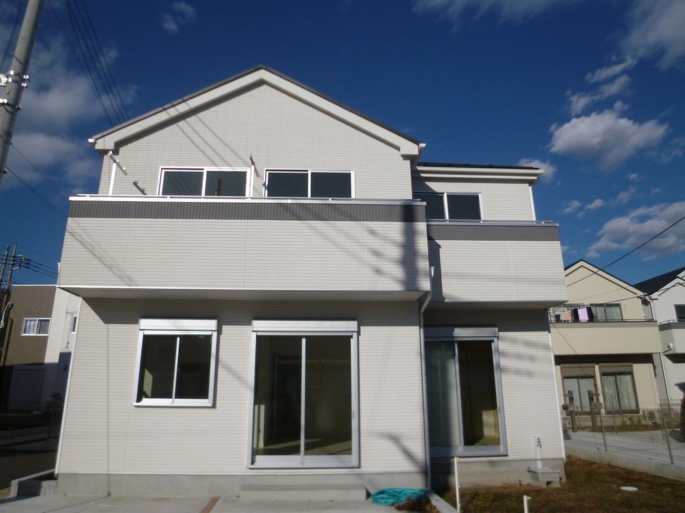 Local appearance photo. Local (12 May 2013) Shooting