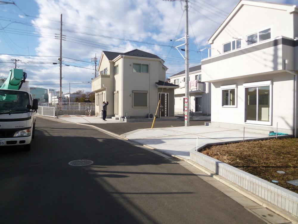 Local photos, including front road. South road