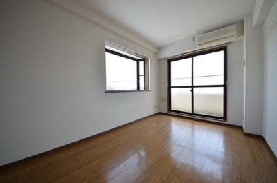 Living and room. ☆ The photograph is a photograph of the corner room ☆