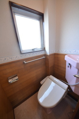 Toilet. ☆ Toilet settle down comfortably ☆