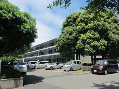 Government office. National 870m to City Hall (government office)