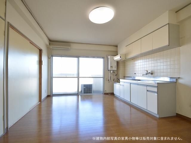 Living. Sunrise National LDK