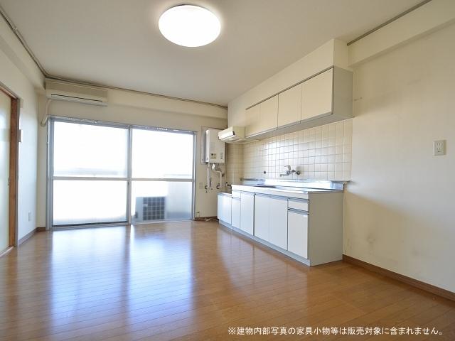 Living. Sunrise National LDK