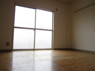 Living and room. 6 Pledge of Western-style!