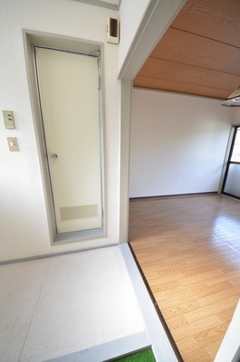 Entrance. ☆ From here is the beginning and end of the day ☆