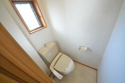 Toilet.  ☆ Clean toilets ☆ 