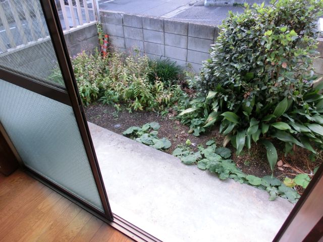Balcony. ☆ It is a veranda ☆