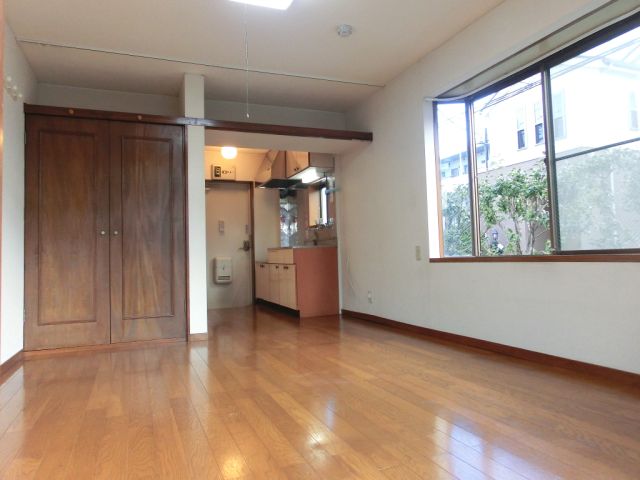 Living and room. ☆ Western is a 7-tatami corner room
