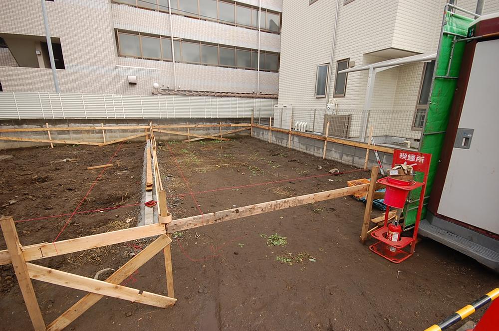 Local appearance photo. Local shooting