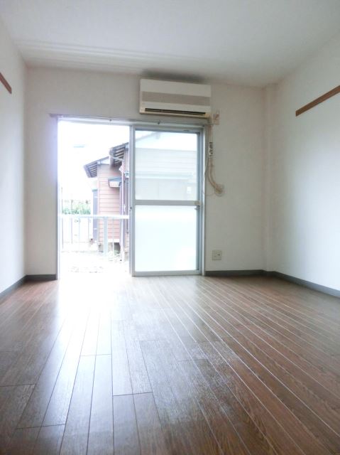 Living and room. ☆ Western-style 6 Pledge ・ This room with storage ☆