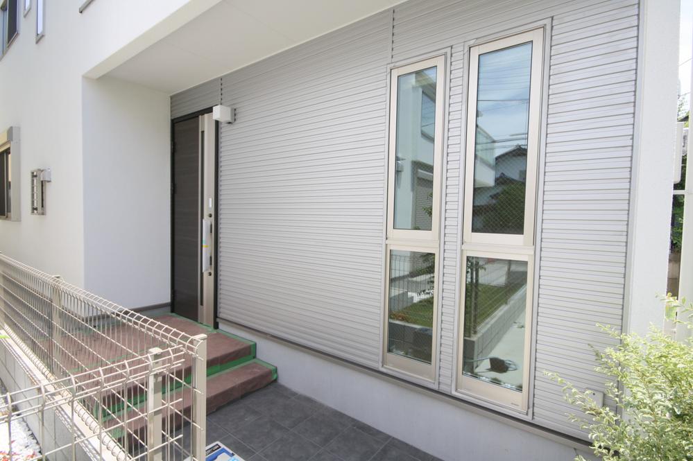 Entrance. Local Photos