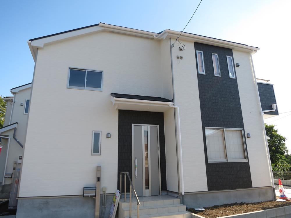 Local appearance photo. Indoor (11 May 2011) Shooting